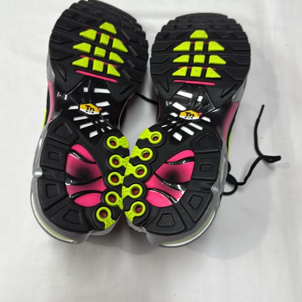 NEW Nike Air Max Plus Mercurial Mens Low Tuned Air Casual Shoes FJ4883-001 - Picture 8 of 16